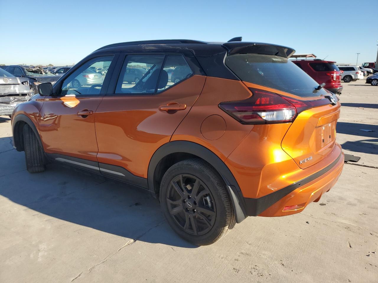 2017 Nissan Kicks VIN 3N1CP5DV5NL494719 Copart auction photo, front end damage thumbnail 2