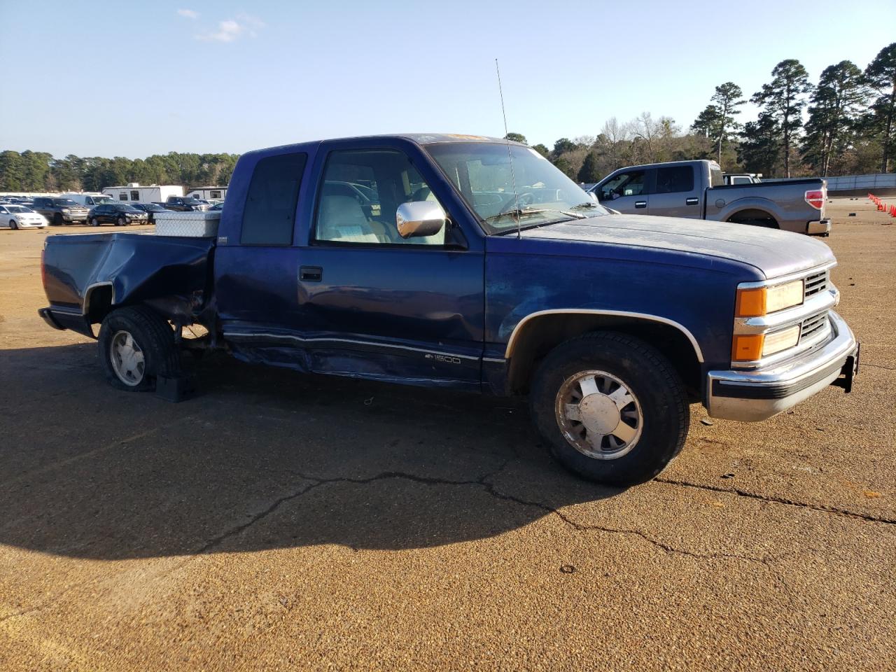 1994 Chevrolet GMT-400 VIN 2GCEC19KXR1250791 Copart auction photo, side damage thumbnail 4