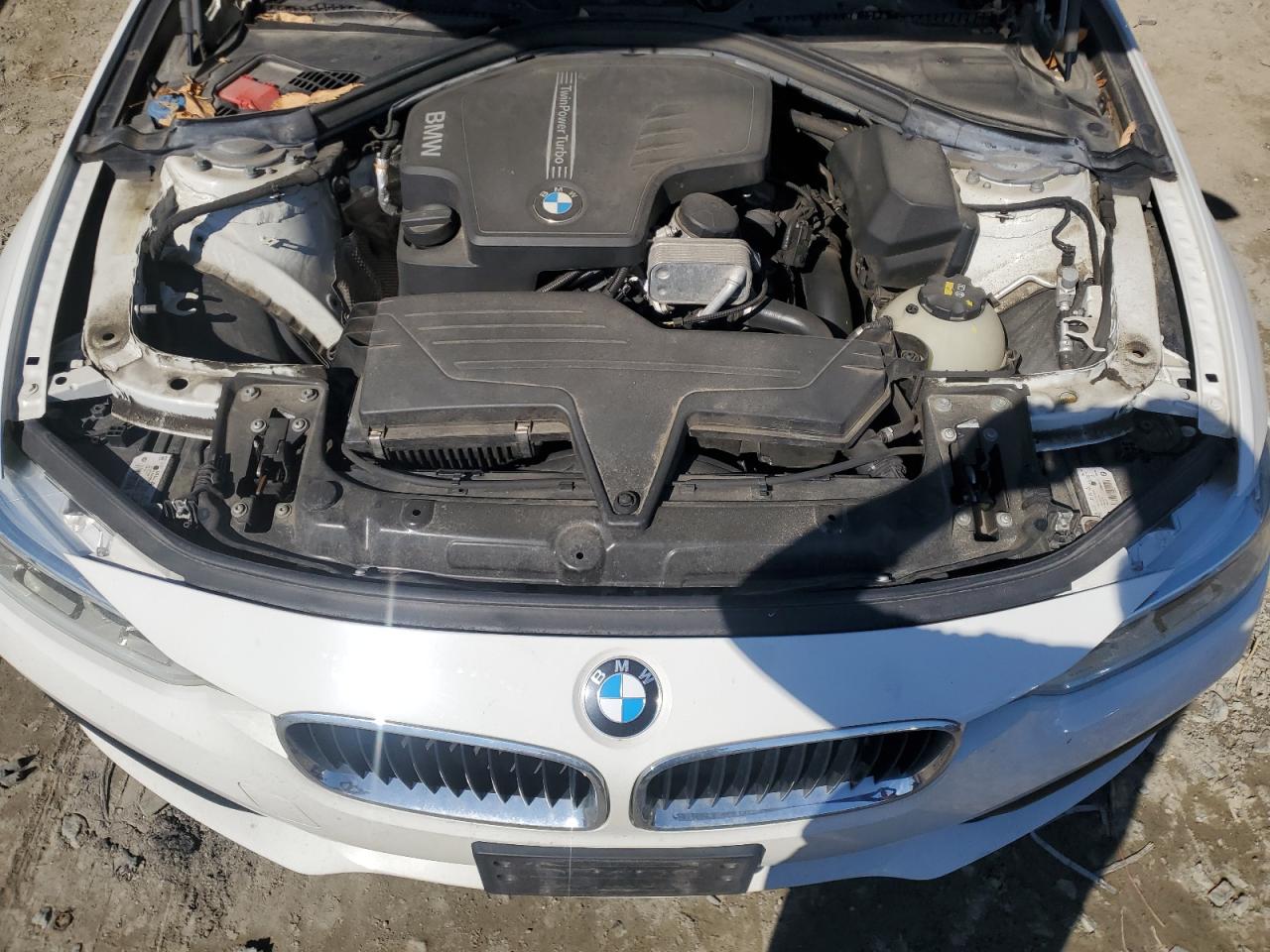 2018 BMW 3er VIN WBA8E5G55JNV03074 Copart auction photo, rear end / minor dent/scratches damage thumbnail 11