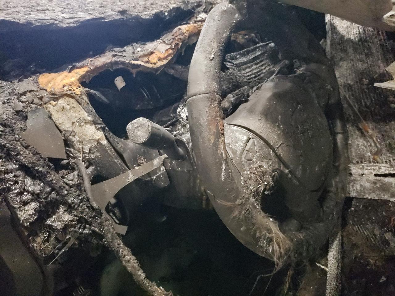 2017 Ford Explorer VIN 1FM5K8D86HGB63619 Copart auction photo, burn damage thumbnail 9