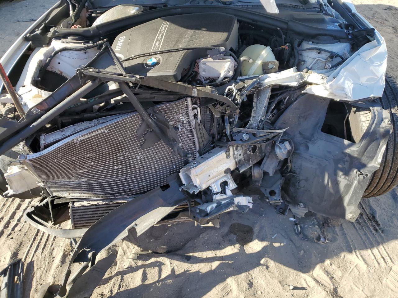 2013 BMW 3er VIN WBA3A5G59DNP24977 Copart auction photo, front end / undercarriage damage thumbnail 12
