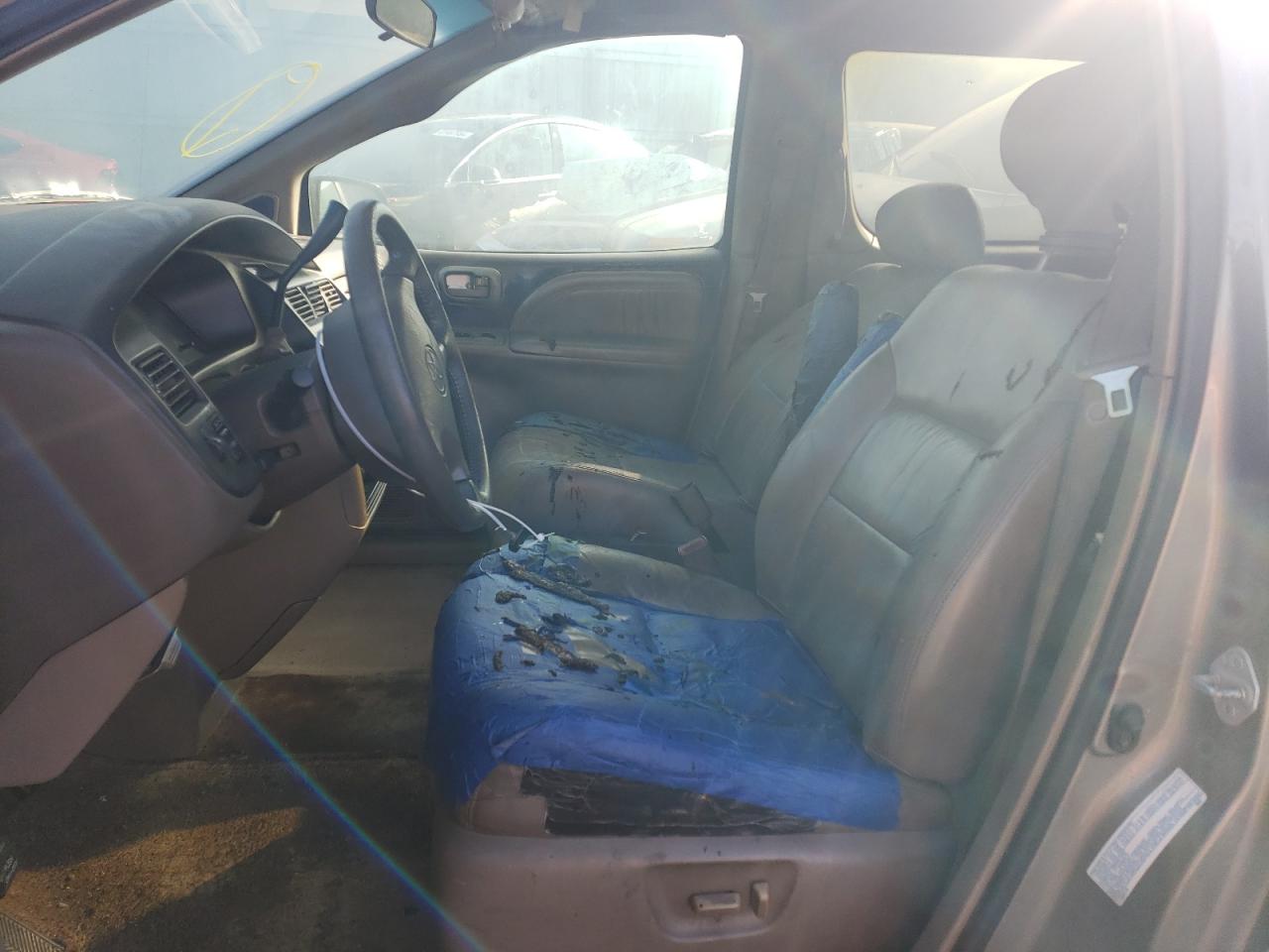1998 Toyota Sienna VIN 4T3ZF13C2WU081072 Copart auction photo, burn damage thumbnail 7