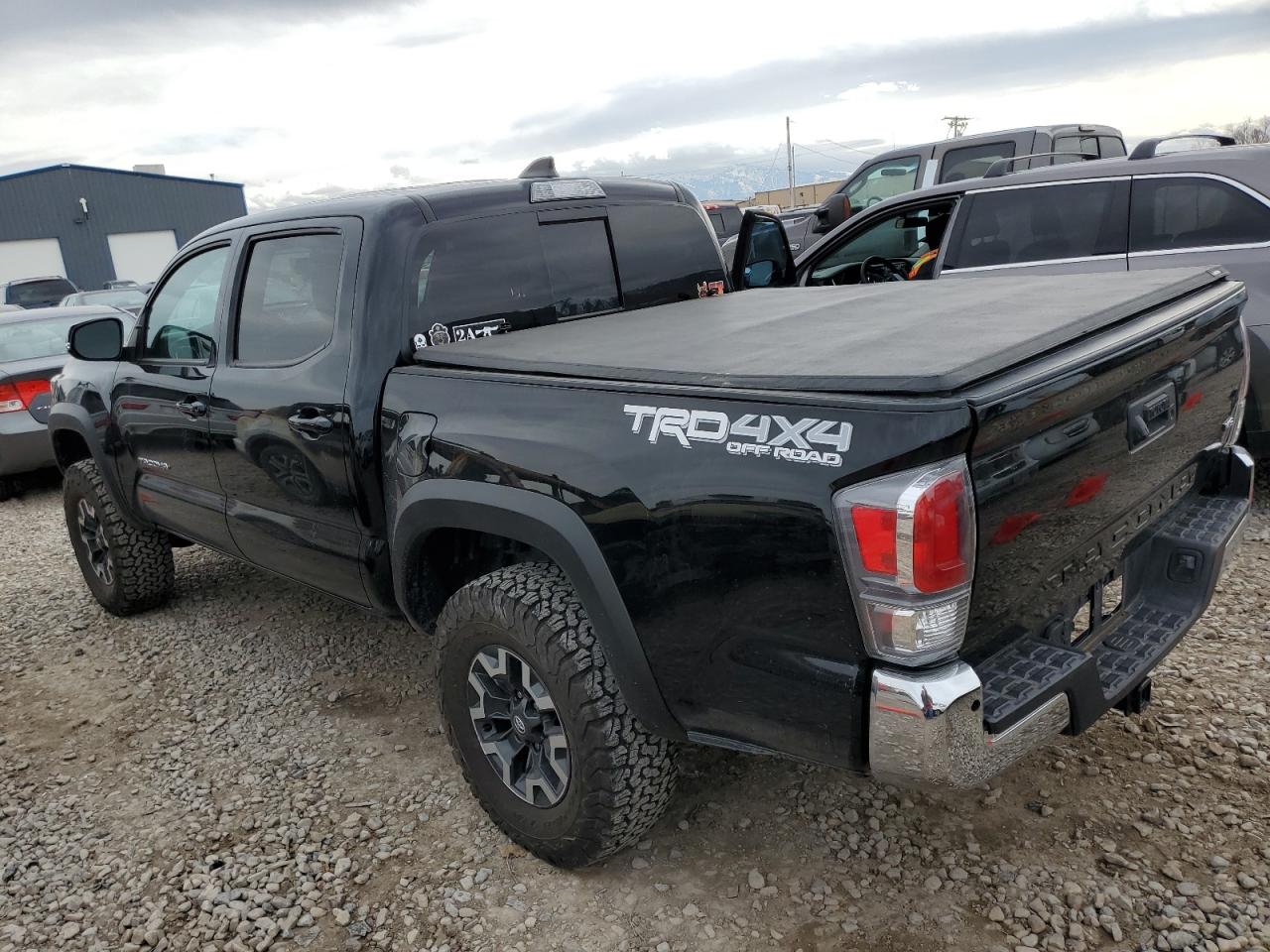 2022 Toyota Tacoma VIN 3TMCZ5AN4NM489825 Copart auction photo, side damage thumbnail 2