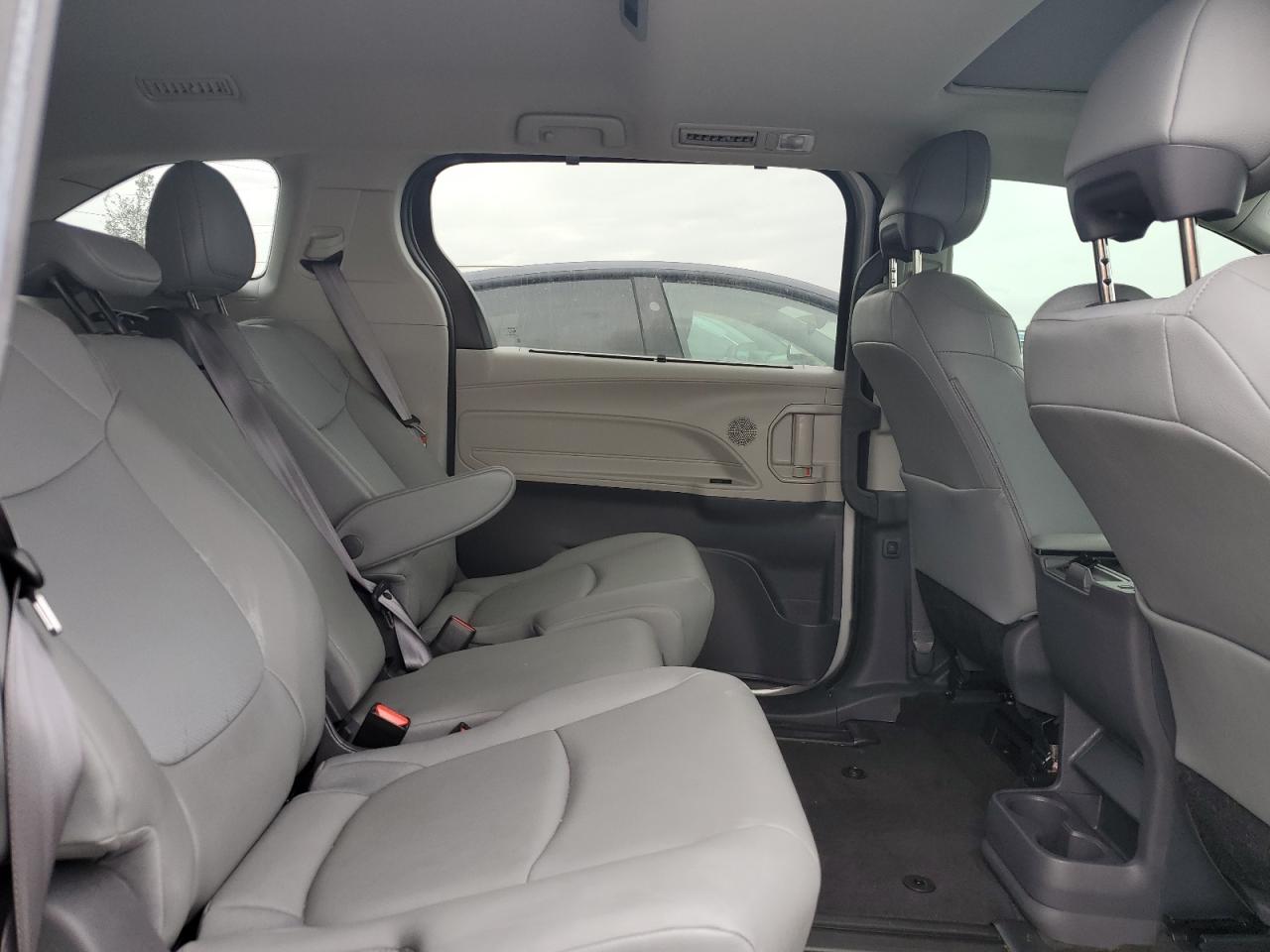 2021 Toyota Sienna VIN 5TDYRKEC3MS060865 Copart auction photo, water/flood damage thumbnail 11