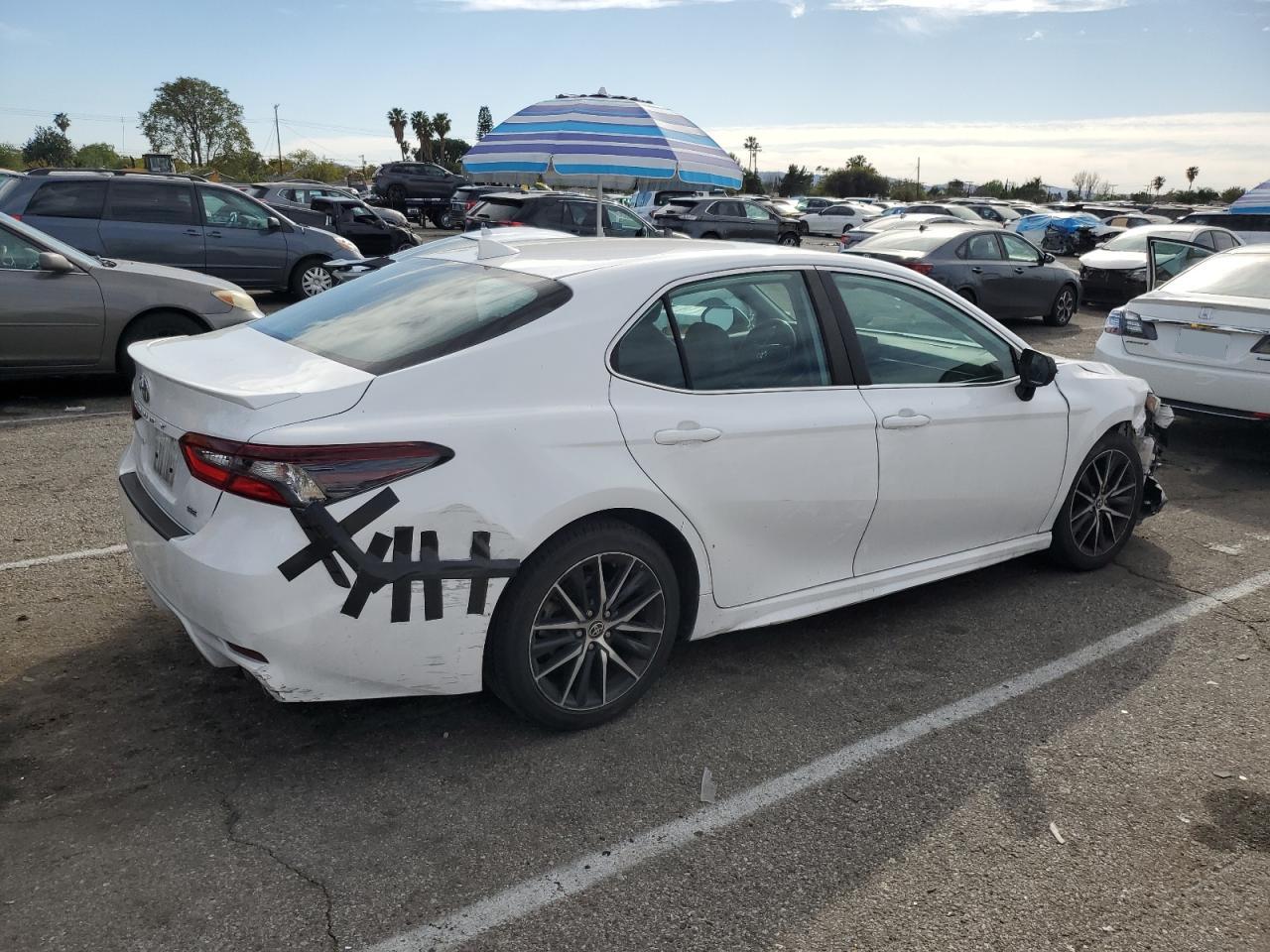 2021 Toyota Camry VIN 4T1G11AK9MU557534 Copart auction photo, front end damage thumbnail 3