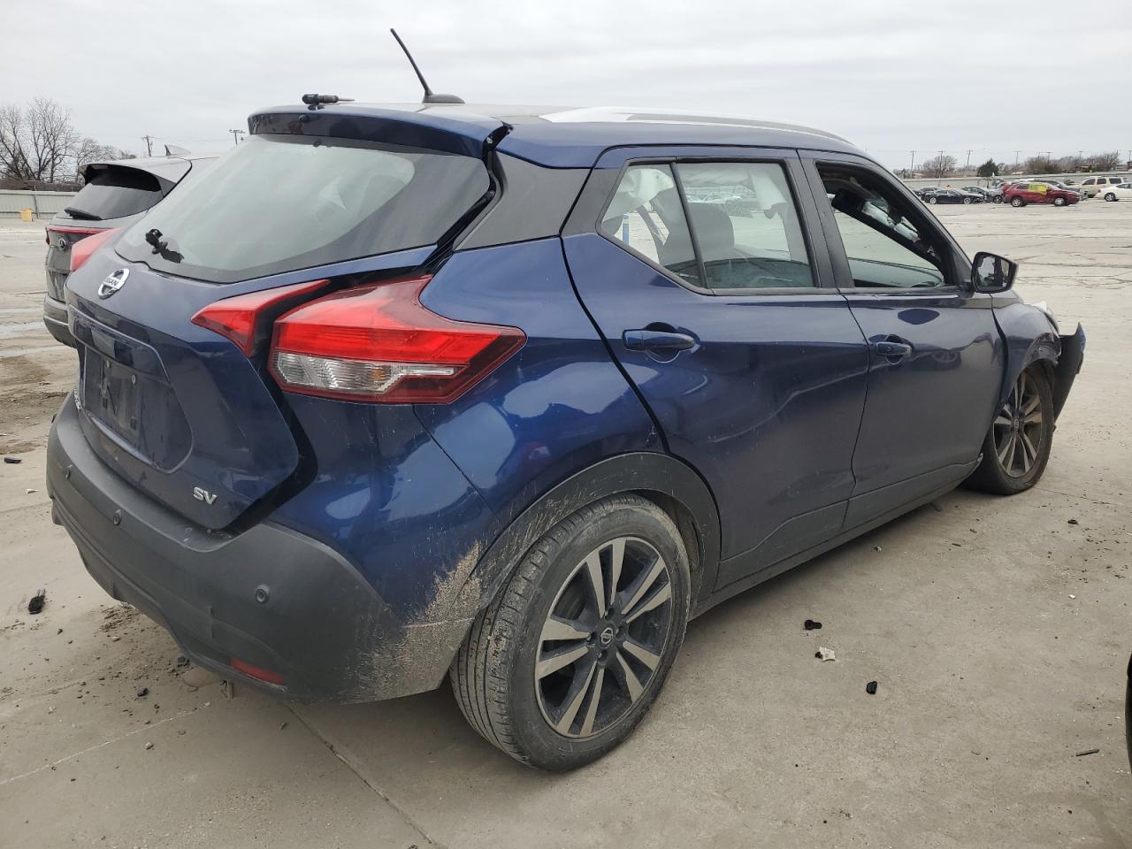 2020 Nissan Kicks VIN 3N1CP5CV1LL525771 Copart auction photo, front end / side damage thumbnail 3