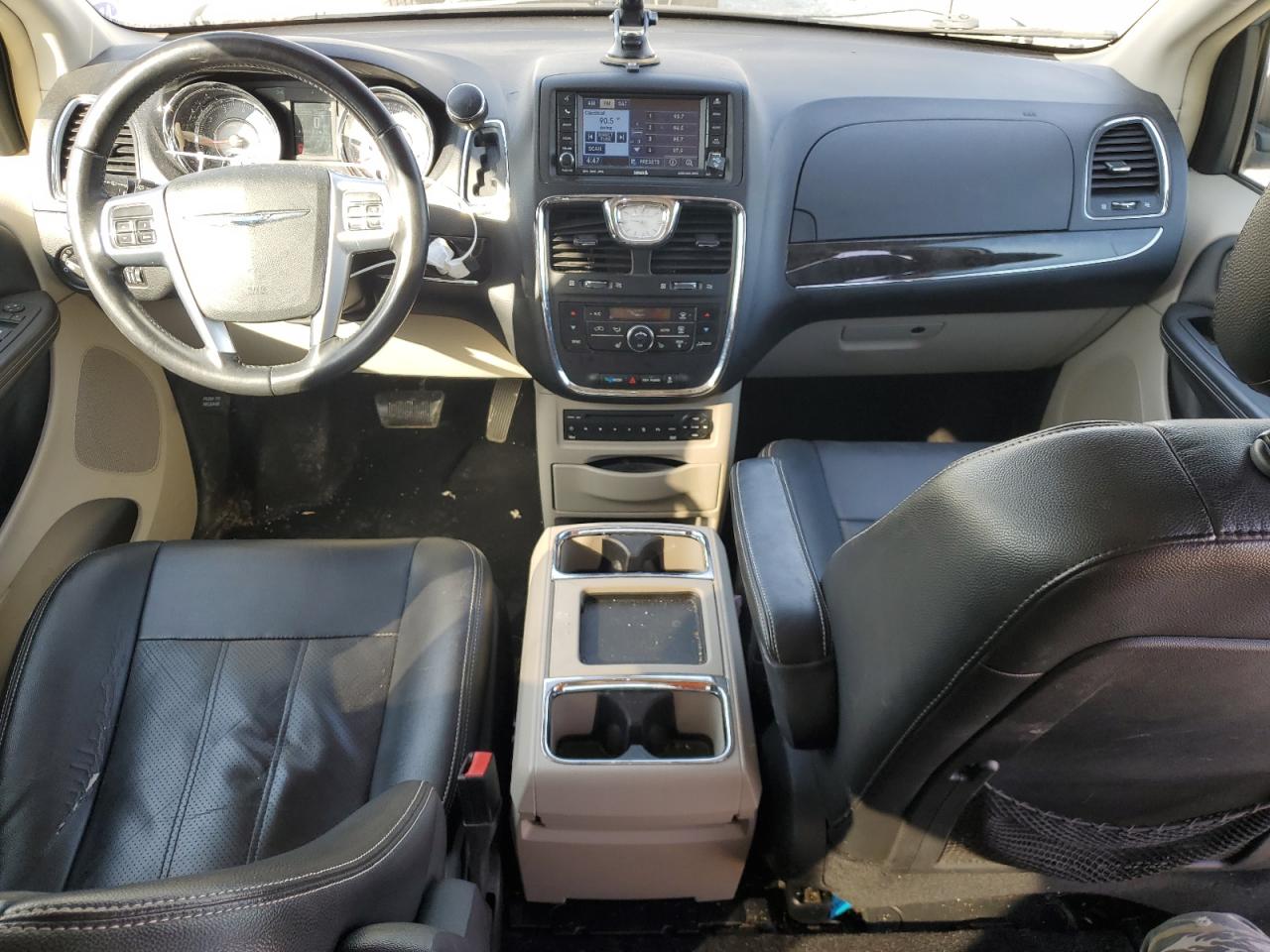 2011 Chrysler Town & Country VIN 2A4RR8DG2BR633444 Copart auction photo, rear end damage thumbnail 8