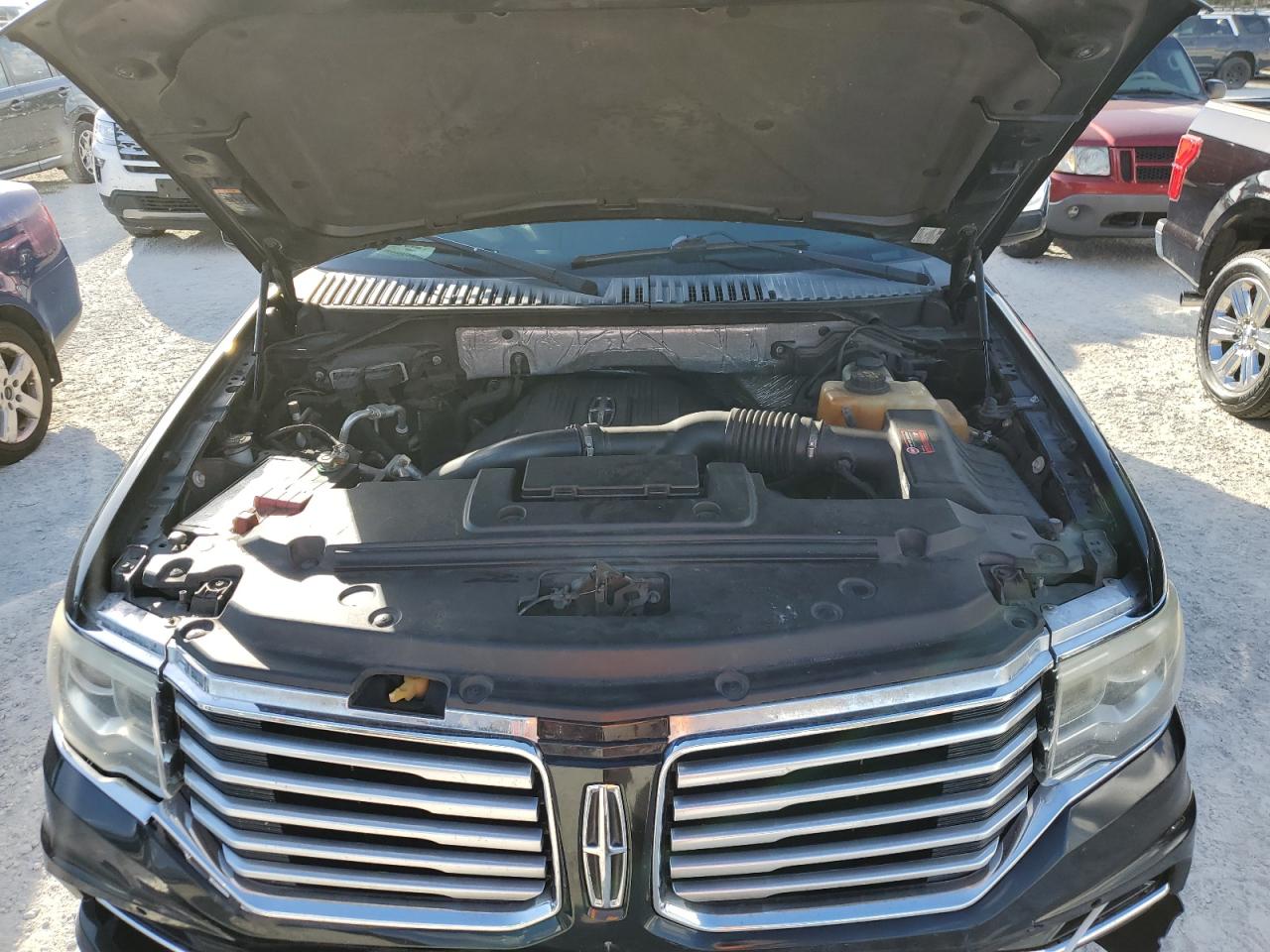 2015 Lincoln Navigator VIN 5LMJJ3JT7FEJ08616 Copart auction photo, front end damage thumbnail 13