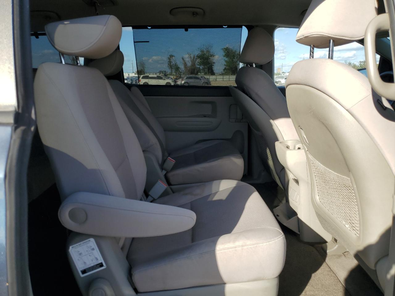 2016 KIA Sedona VIN KNDMB5C18G6171390 Copart auction photo, minor dent/scratches damage thumbnail 11