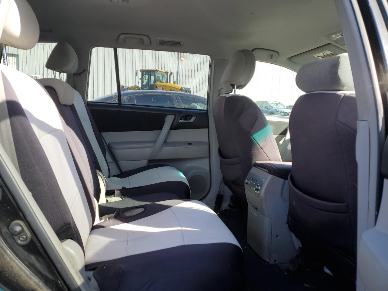2011 Toyota Highlander VIN JTEBC3EH3B2001758 Copart auction photo, rear end damage thumbnail 11