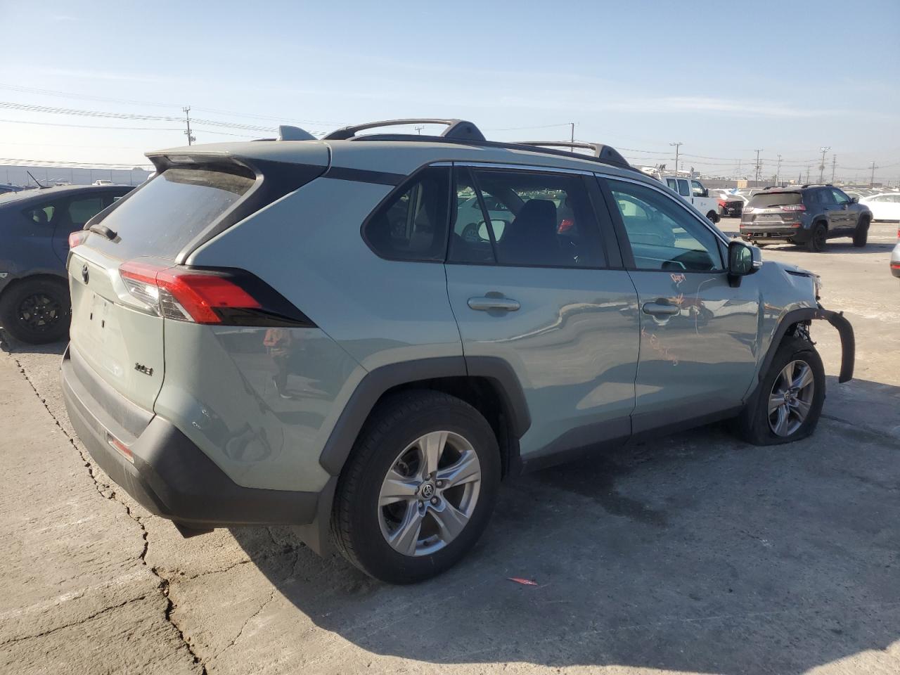 2022 Toyota RAV 4 VIN 2T3W1RFVXNW189063 Copart auction photo, front end damage thumbnail 3