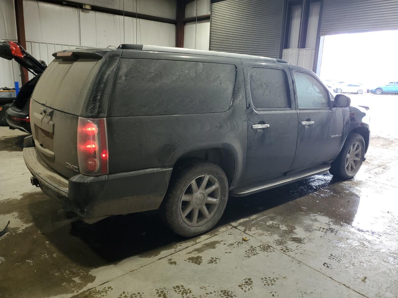 2007 GMC Yukon VIN 1GKFK66877J350433 Copart auction photo, front end / mechanical damage thumbnail 3