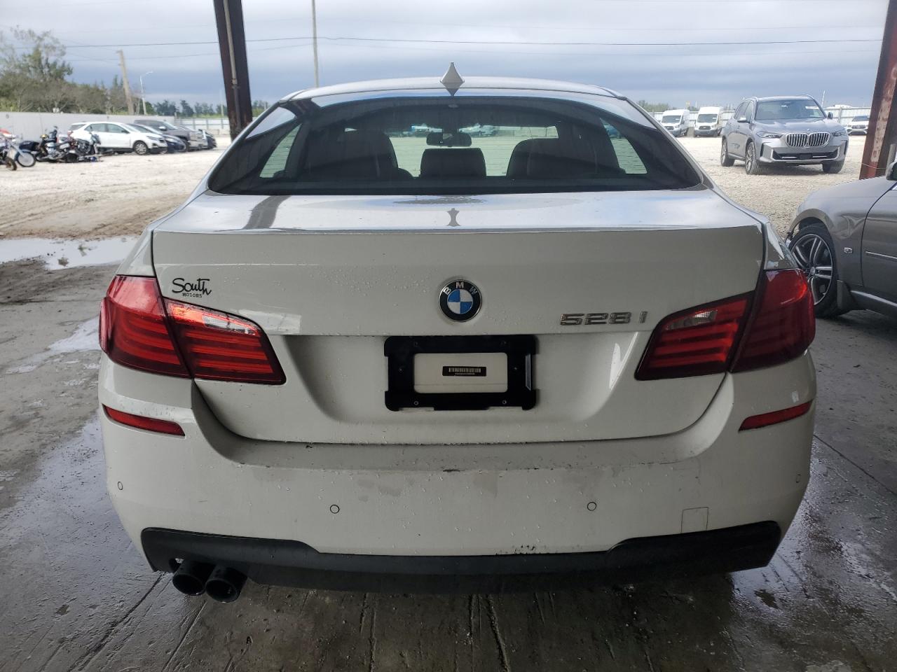 2012 BMW 5er VIN WBAXG5C55CDW85489 Copart auction photo, rear end damage thumbnail 6