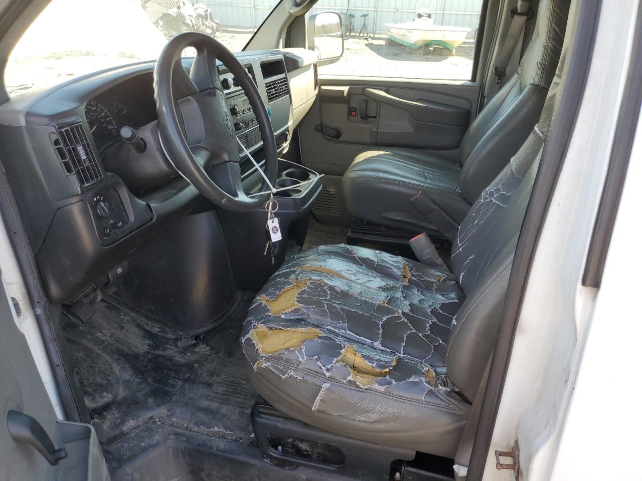 2007 Chevrolet Express VIN 1GCGG25V171174013 Copart auction photo, rear end / minor dent/scratches damage thumbnail 7