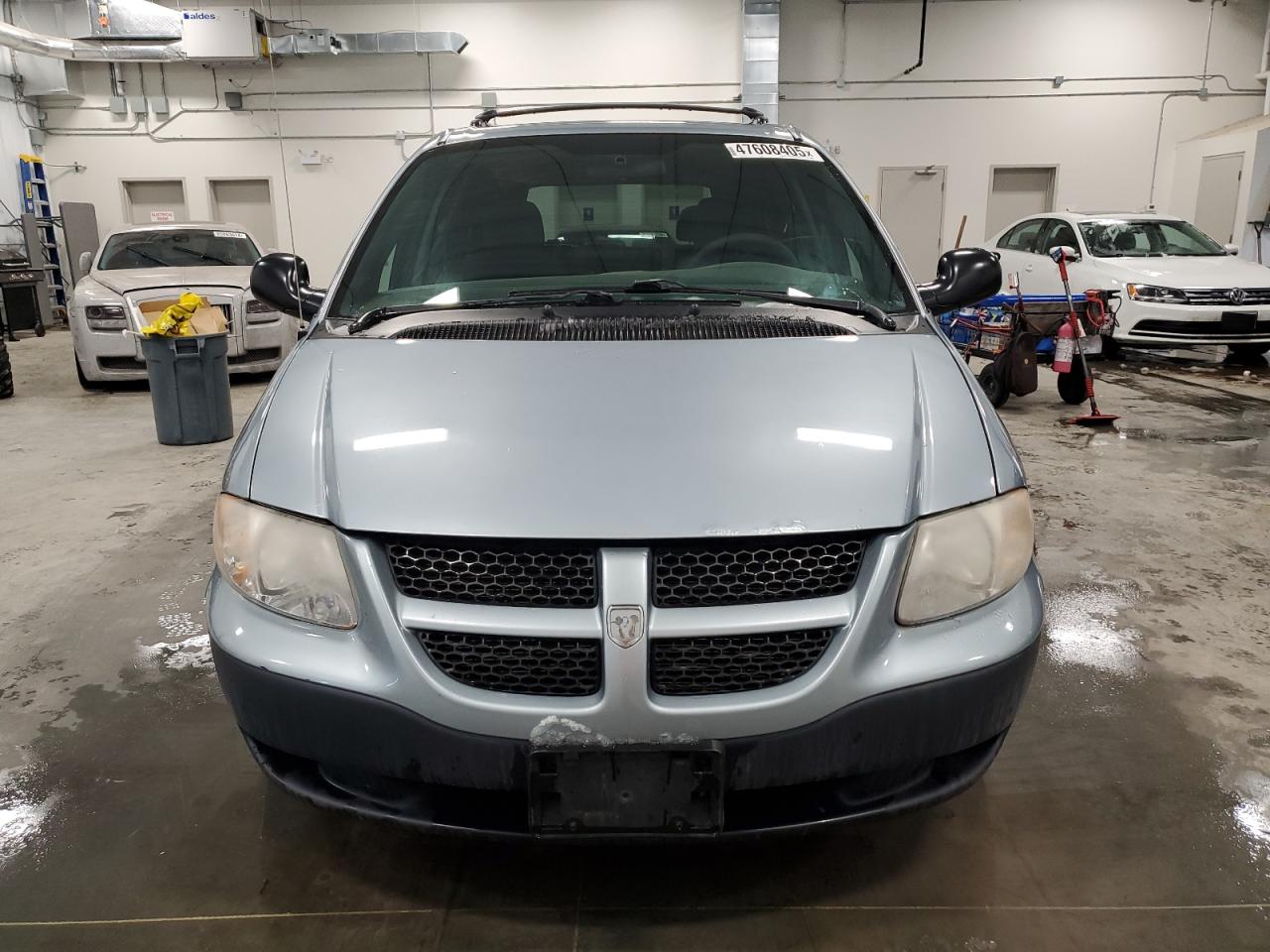 2004 Dodge Caravan VIN 1D4GP25R54B528594 Copart auction photo, minor dent/scratches / normal wear damage thumbnail 5