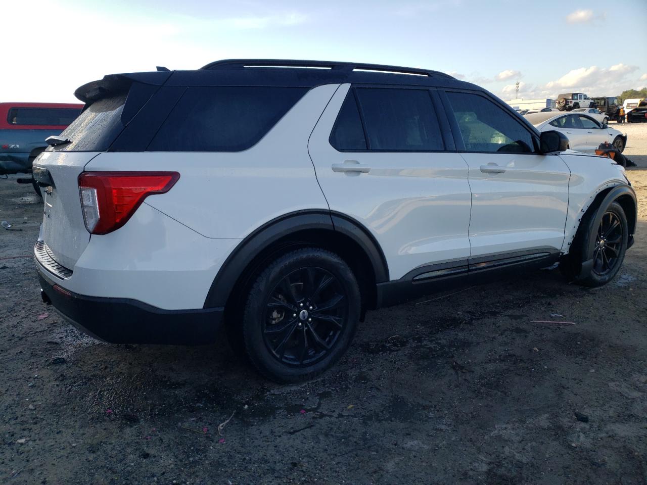 2021 Ford Explorer VIN 1FMSK7DH7MGA92342 Copart auction photo, front end damage thumbnail 3