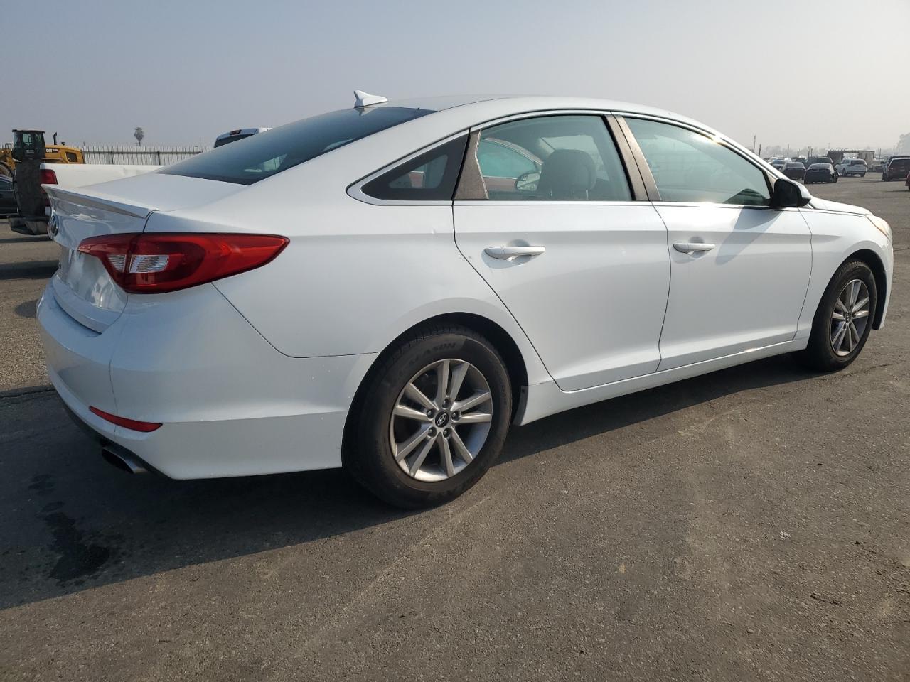 2016 Hyundai Sonata VIN 5NPE24AF5GH367189 Copart auction photo, vandalism / normal wear damage thumbnail 3