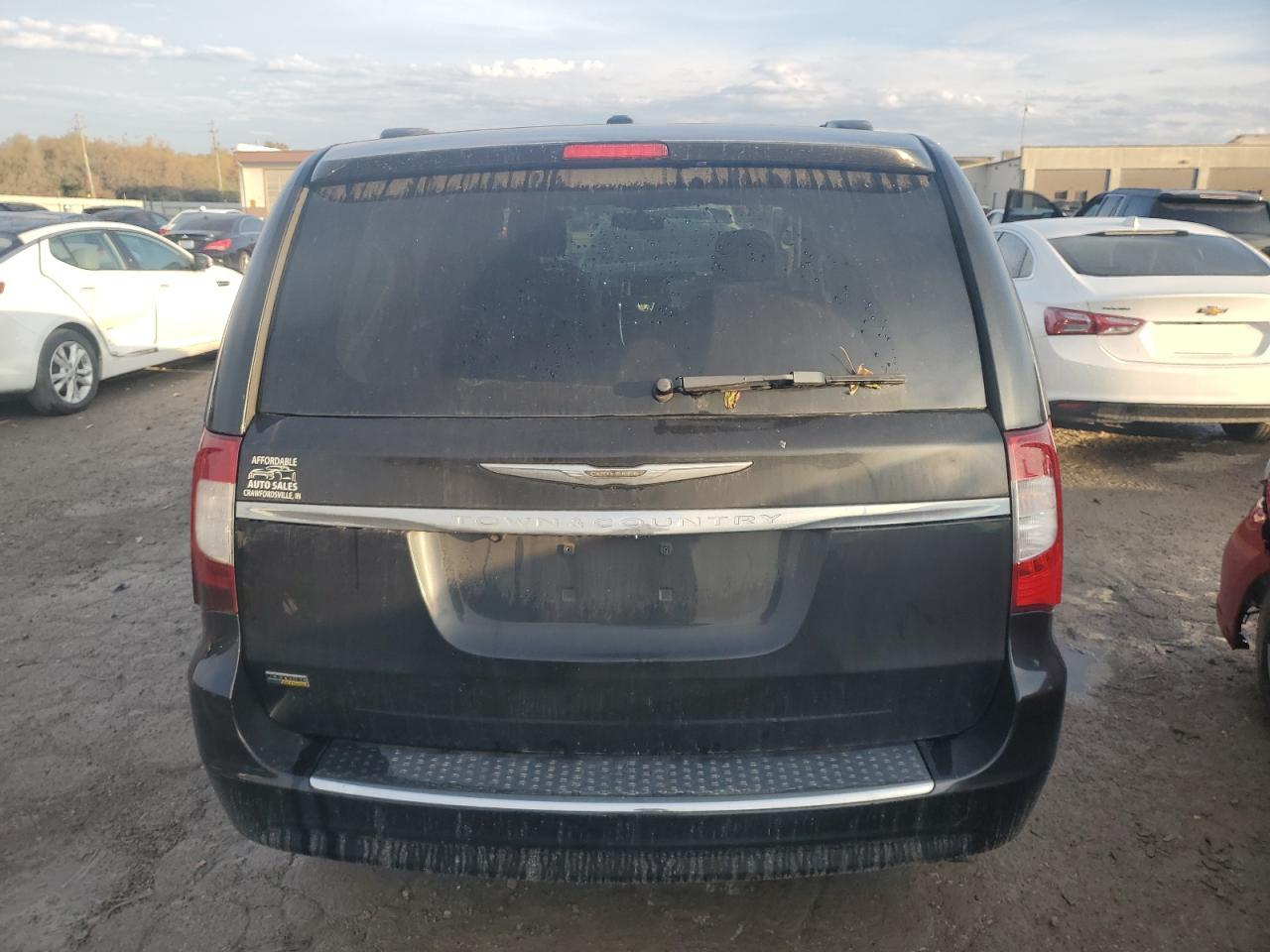2014 Chrysler Town & Country VIN 2C4RC1BG4ER218440 Copart auction photo, front end / minor dent/scratches damage thumbnail 6