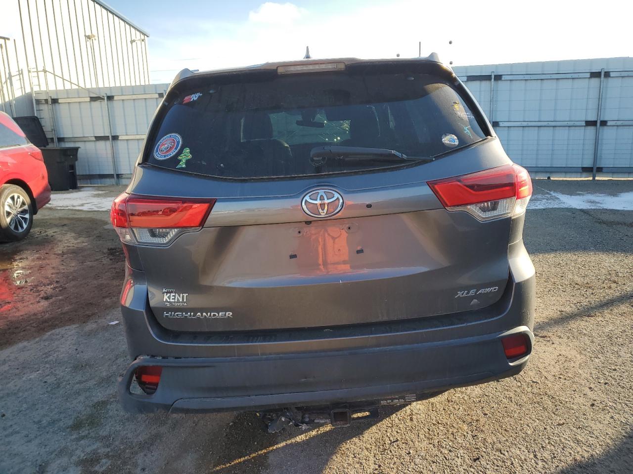 2018 Toyota Highlander VIN 5TDJZRFH1JS554805 Copart auction photo, all over damage thumbnail 6