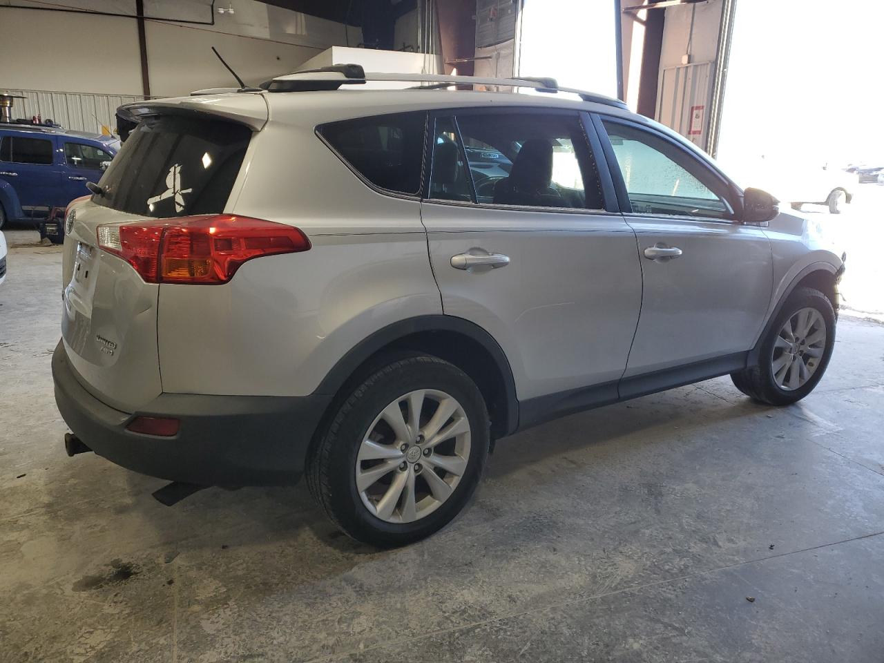 2013 Toyota RAV 4 VIN 2T3DFREV7DW079371 Copart auction photo, front end damage thumbnail 3