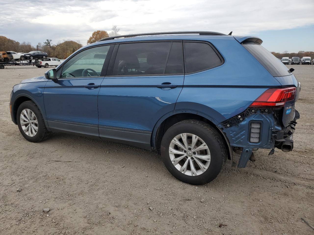 2020 Volkswagen Tiguan VIN 3VV0B7AX9LM001388 Copart auction photo, rear end damage thumbnail 2