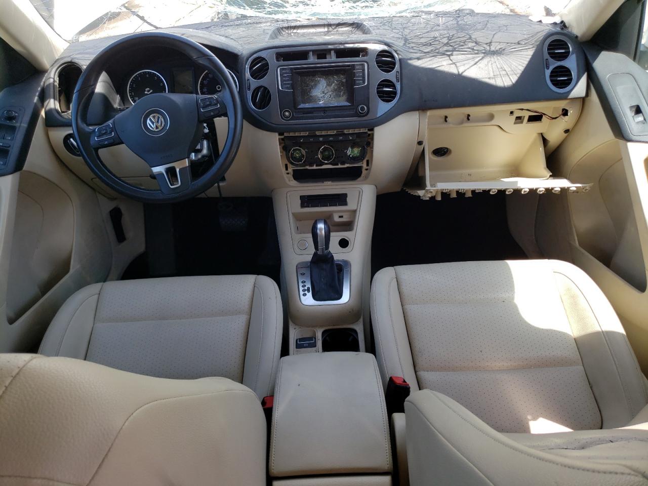 2016 Volkswagen Tiguan VIN WVGBV7AX1GW593028 Copart auction photo, vandalism damage thumbnail 8