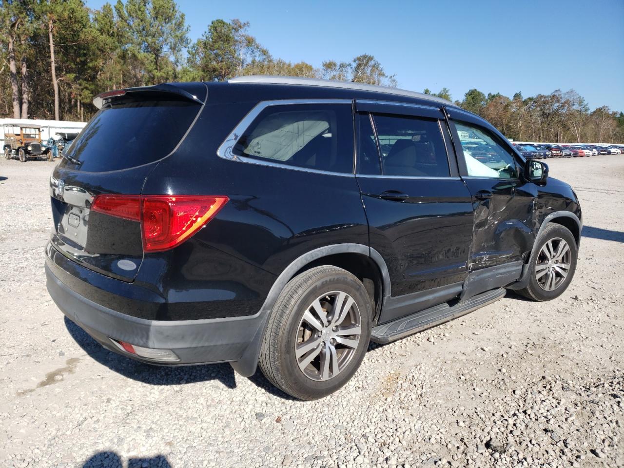 2017 Honda Pilot VIN 5FNYF5H53HB023865 Copart auction photo, side damage thumbnail 3