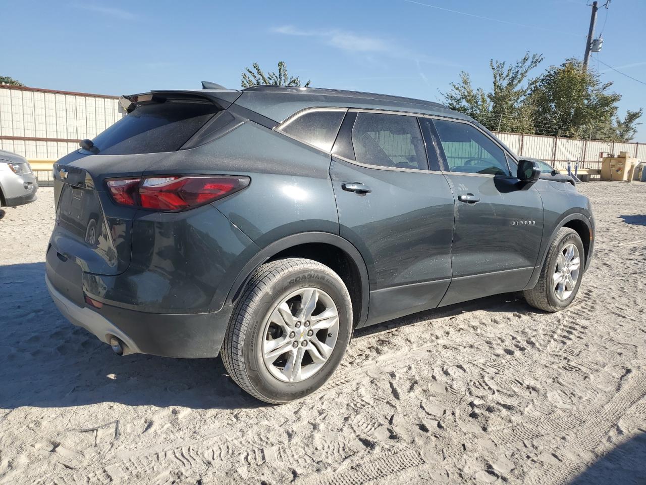 2019 Chevrolet Blazer VIN 3GNKBDRS9KS682863 Copart auction photo, hail damage thumbnail 3