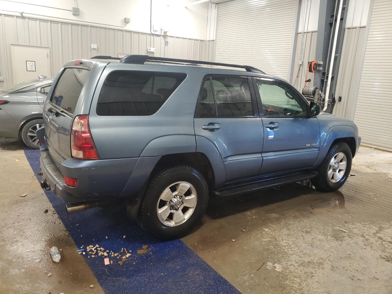2005 Toyota 4Runner VIN JTEBU14R258037230 Copart auction photo, minor dent/scratches damage thumbnail 3