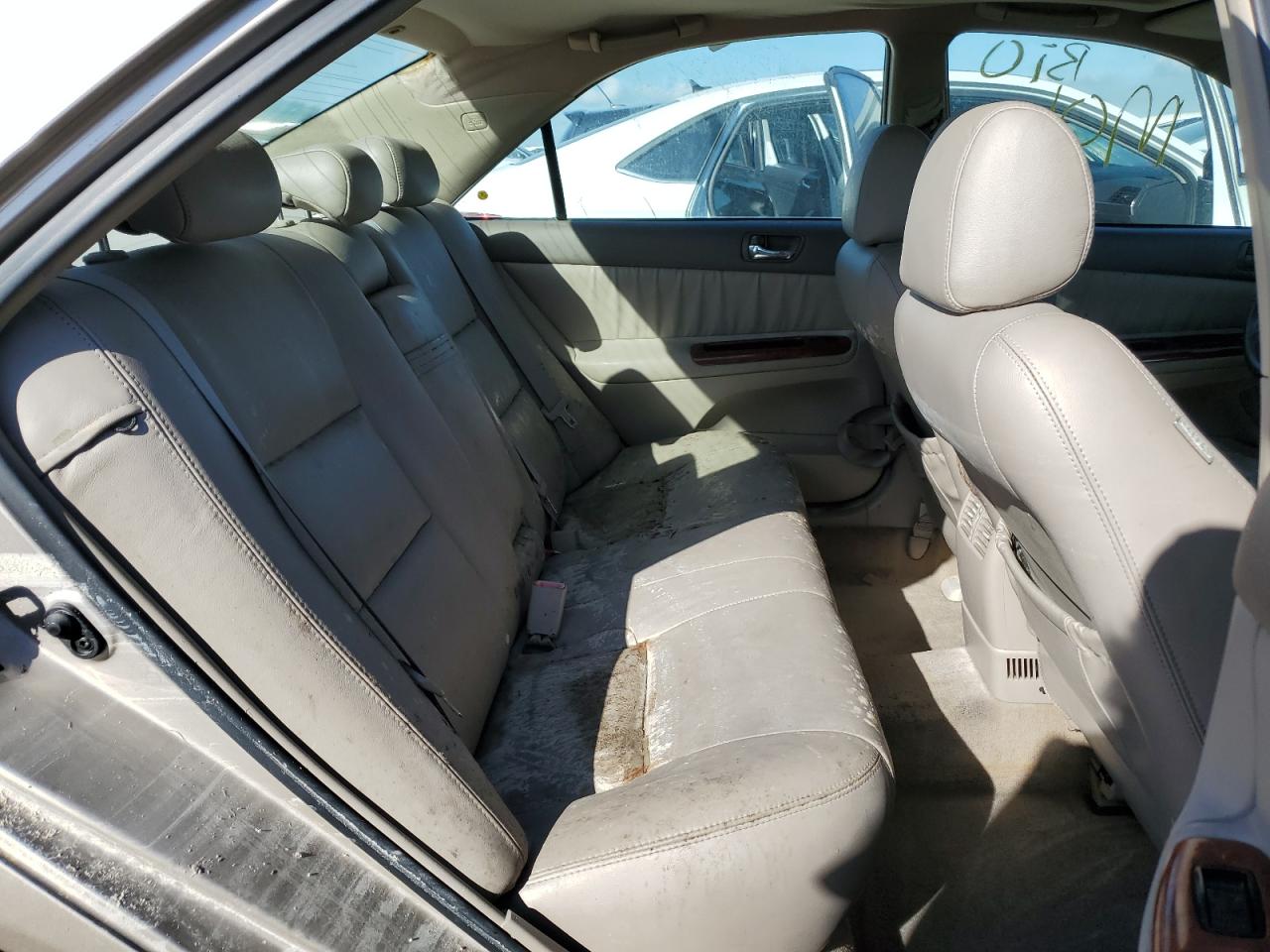 2005 Toyota Camry VIN 4T1BF30K95U086611 Copart auction photo, water/flood / side damage thumbnail 10