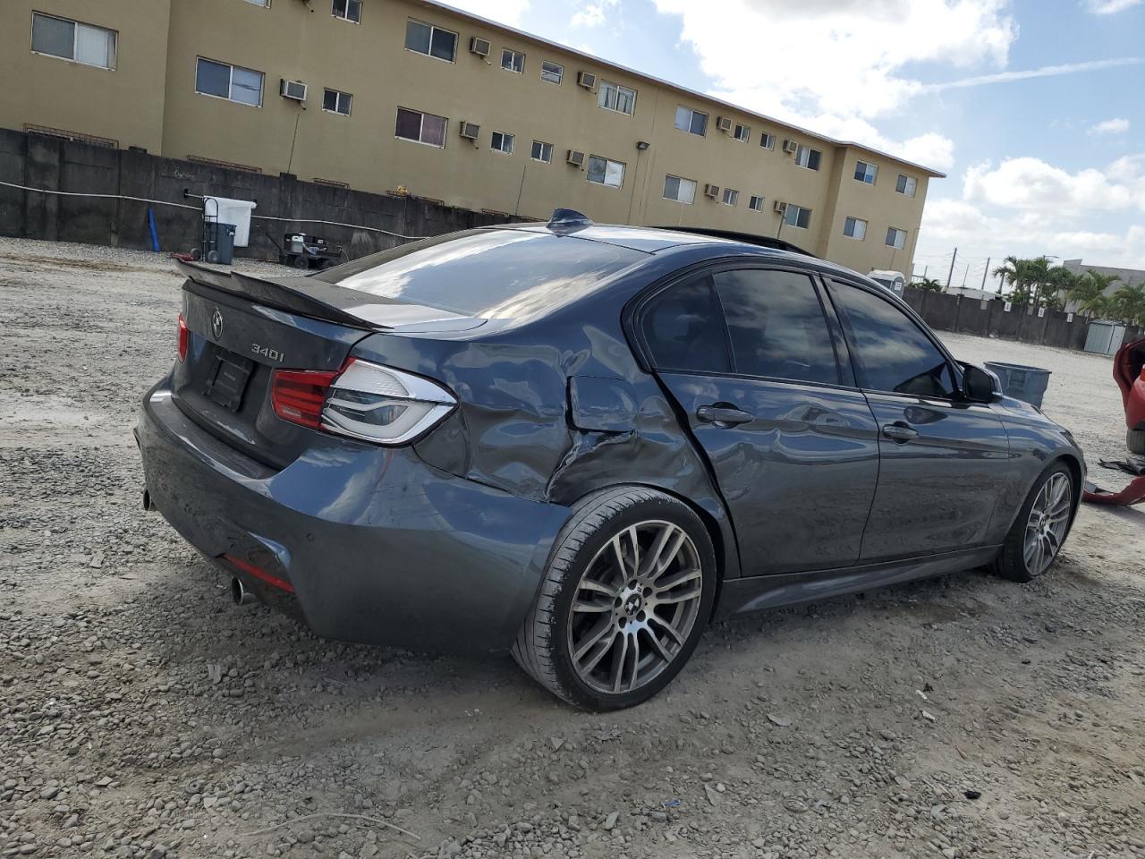 2018 BMW 3er VIN WBA8B3G50JNV00922 Copart auction photo, all over damage thumbnail 3