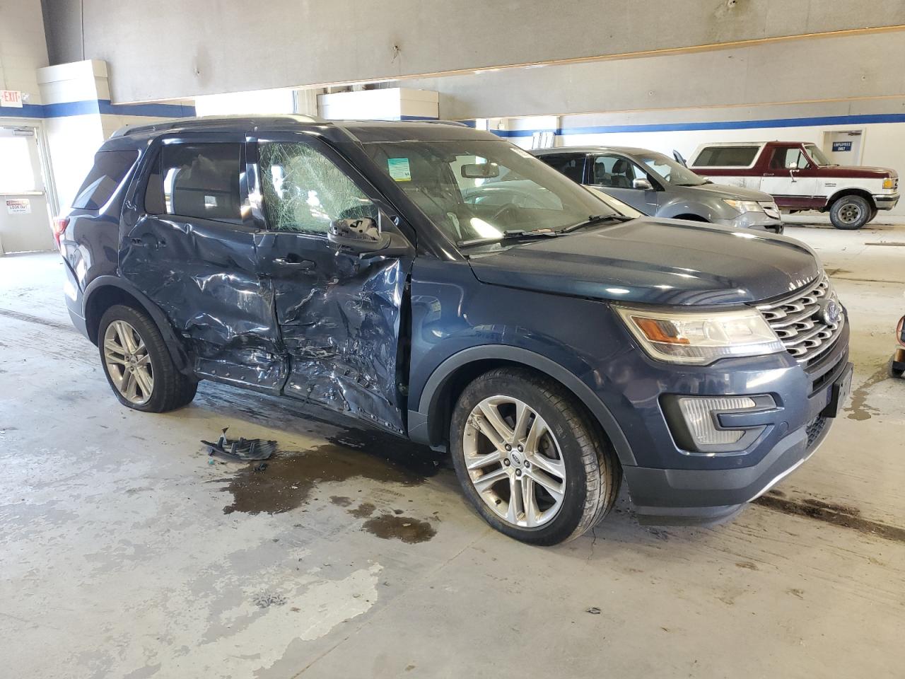 2017 Ford Explorer VIN 1FM5K8D87HGB89355 Copart auction photo, side / undercarriage damage thumbnail 4