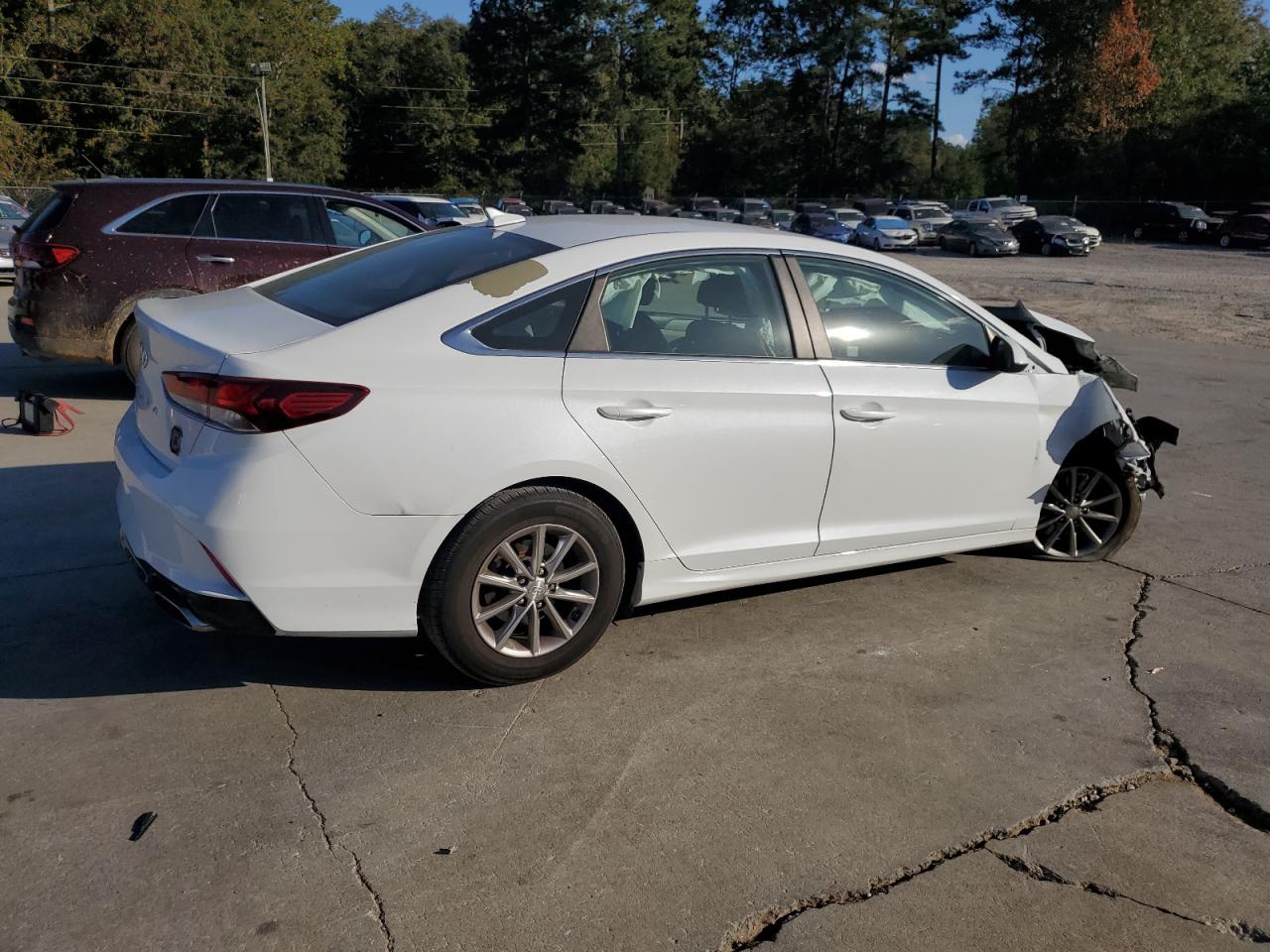 2018 Hyundai Sonata VIN 5NPE24AF7JH679151 Copart auction photo, front end damage thumbnail 3