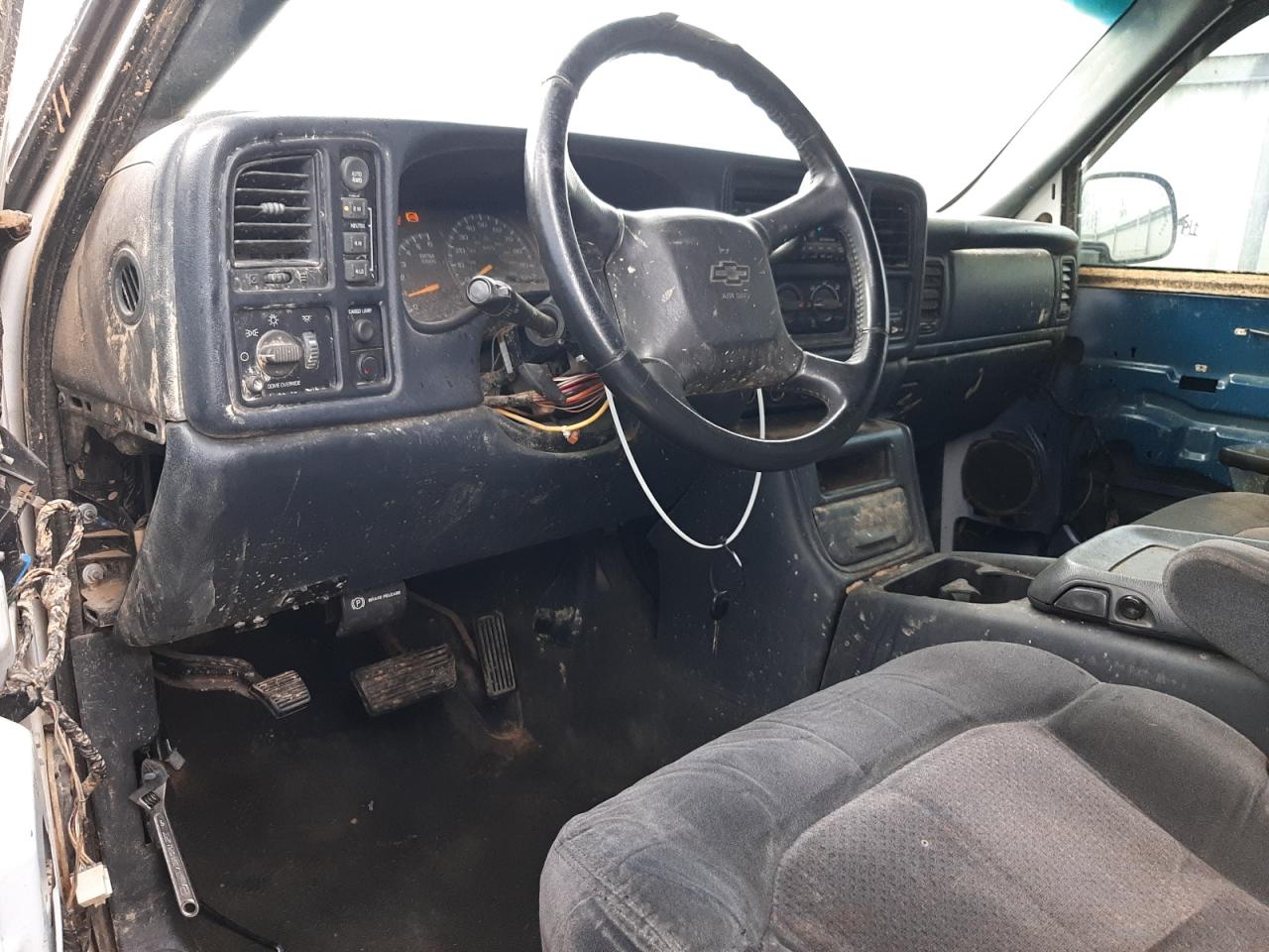 2000 Chevrolet Silverado VIN 2GCEK19T9Y1401680 Copart auction photo, mechanical / rear end damage thumbnail 8