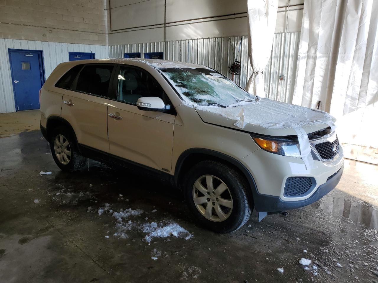 2011 KIA Sorento VIN 5XYKTCA15BG114419 Copart auction photo, water/flood / front end damage thumbnail 4