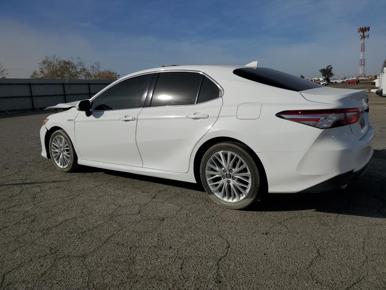 2018 Toyota Camry VIN 4T1B21HK9JU009705 Copart auction photo, front end damage thumbnail 2