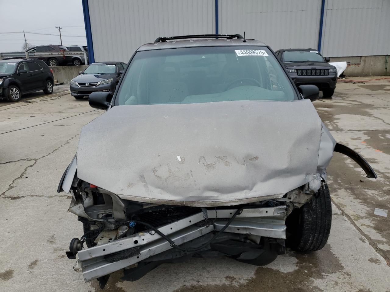 2001 Pontiac Montana VIN 1GMDX13E11D145757 Copart auction photo, front end / side damage thumbnail 5
