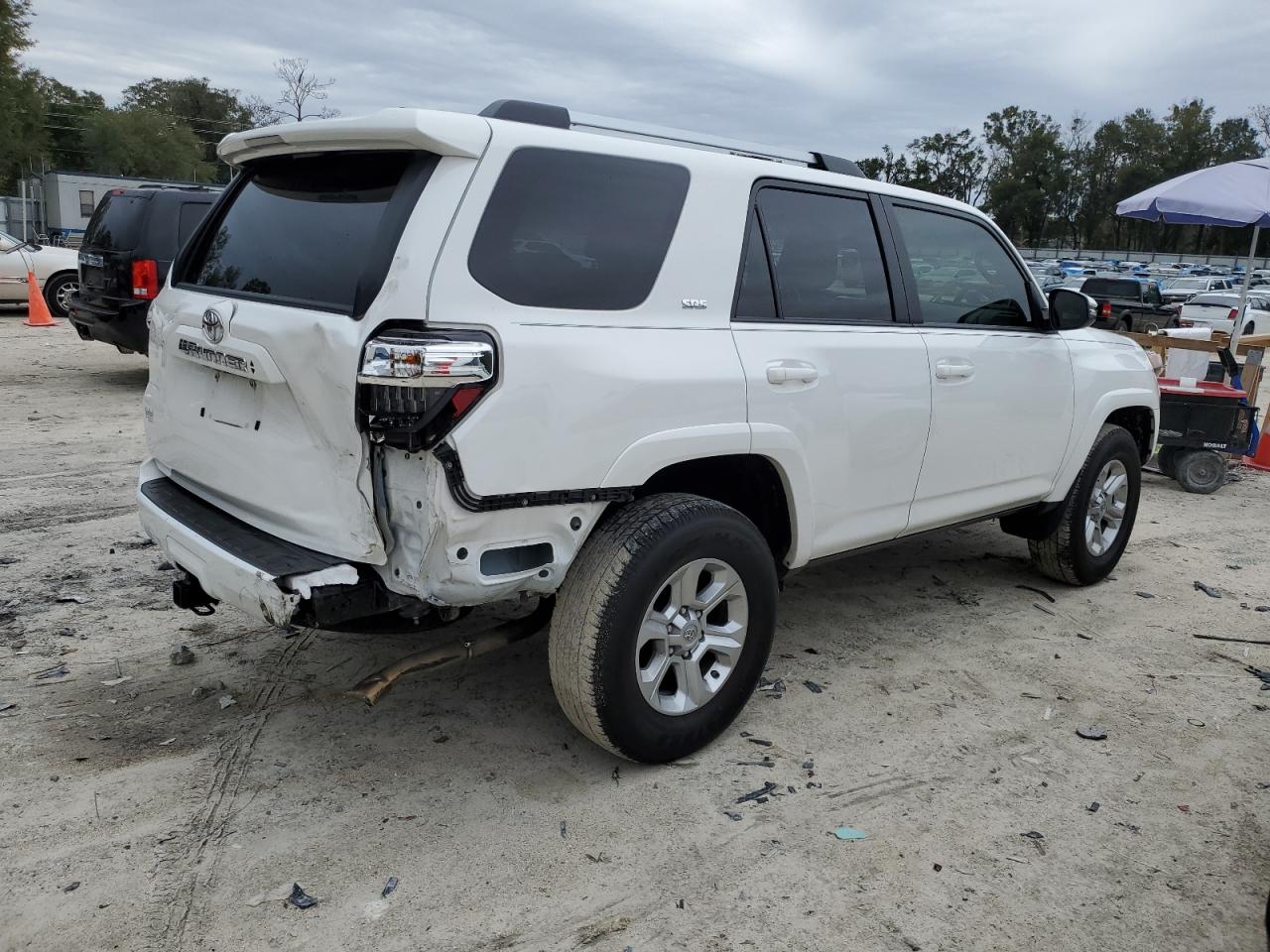 2020 Toyota 4Runner VIN JTEBU5JR6L5768026 Copart auction photo, rear end damage thumbnail 3