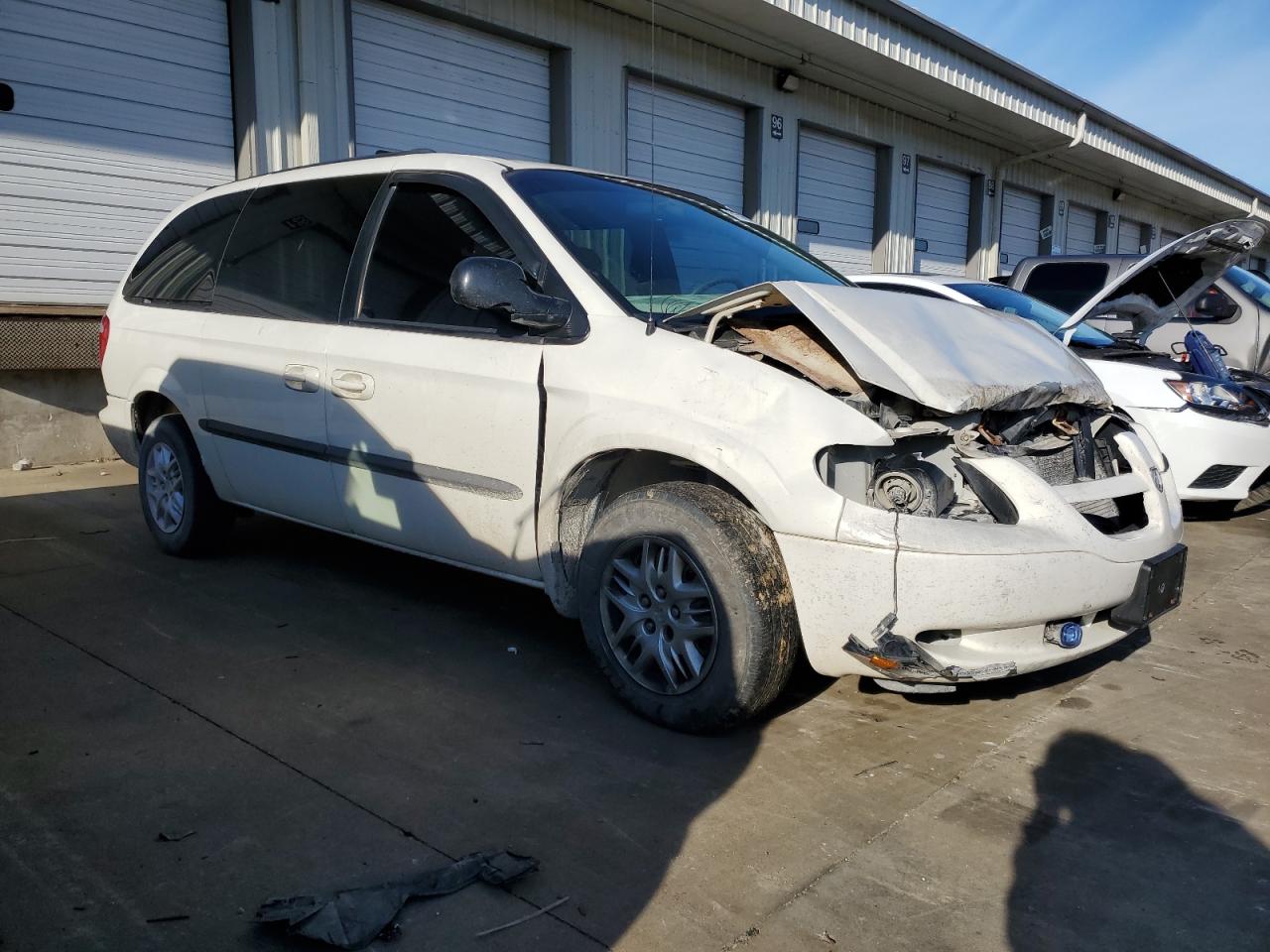 2002 Dodge Caravan VIN 2B8GP44352R664840 Copart auction photo, front end damage thumbnail 4