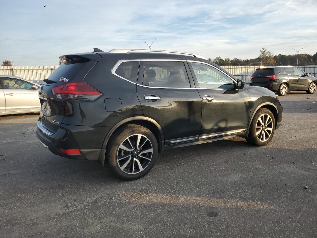 2018 Nissan Rogue VIN JN8AT2MV4JW328344 Copart auction photo, front end / side damage thumbnail 3