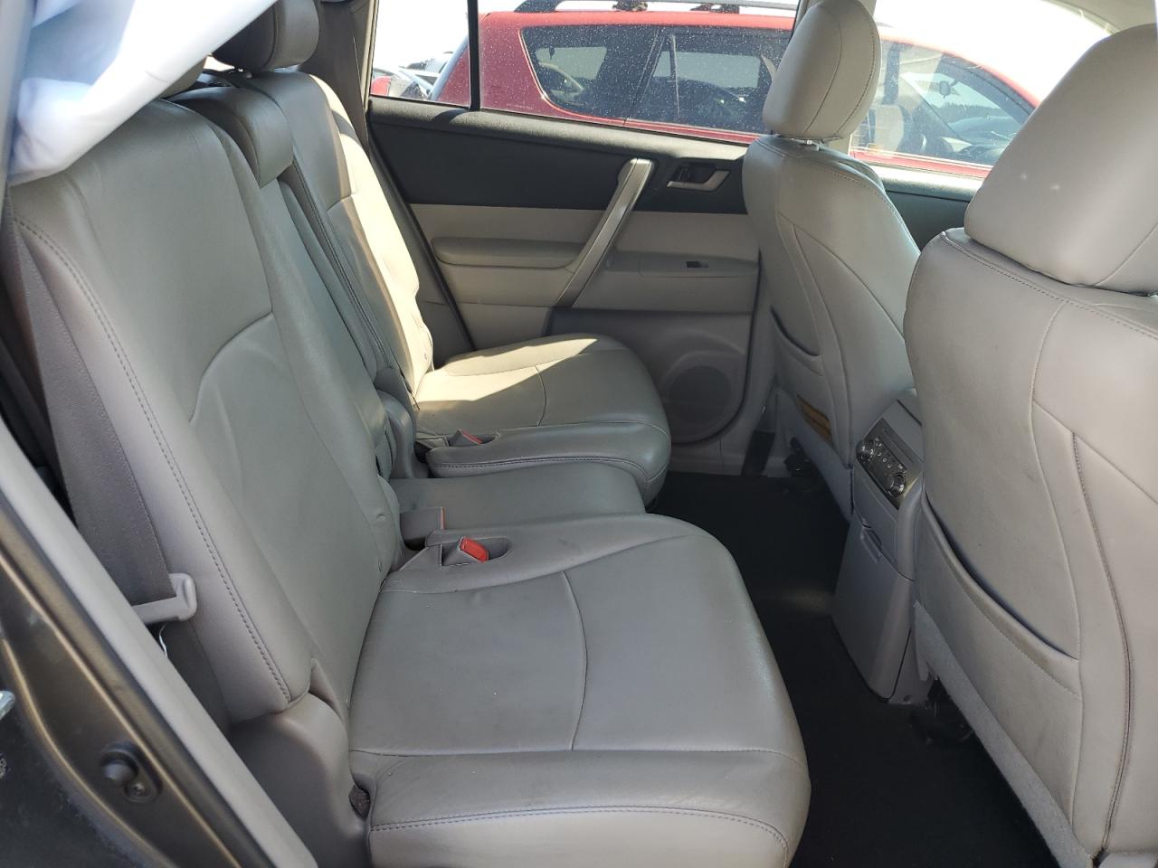 2011 Toyota Highlander VIN 5TDZK3EH6BS027253 Copart auction photo, all over damage thumbnail 10