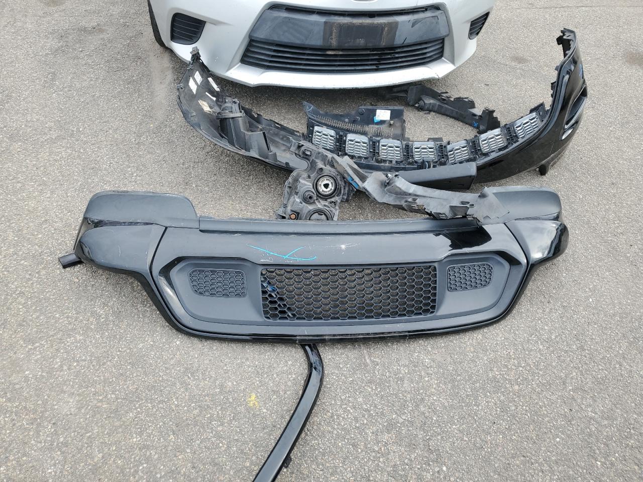 2019 Jeep Grand Cherokee VIN 1C4RJFAG4KC822398 Copart auction photo, side / front end damage thumbnail 13