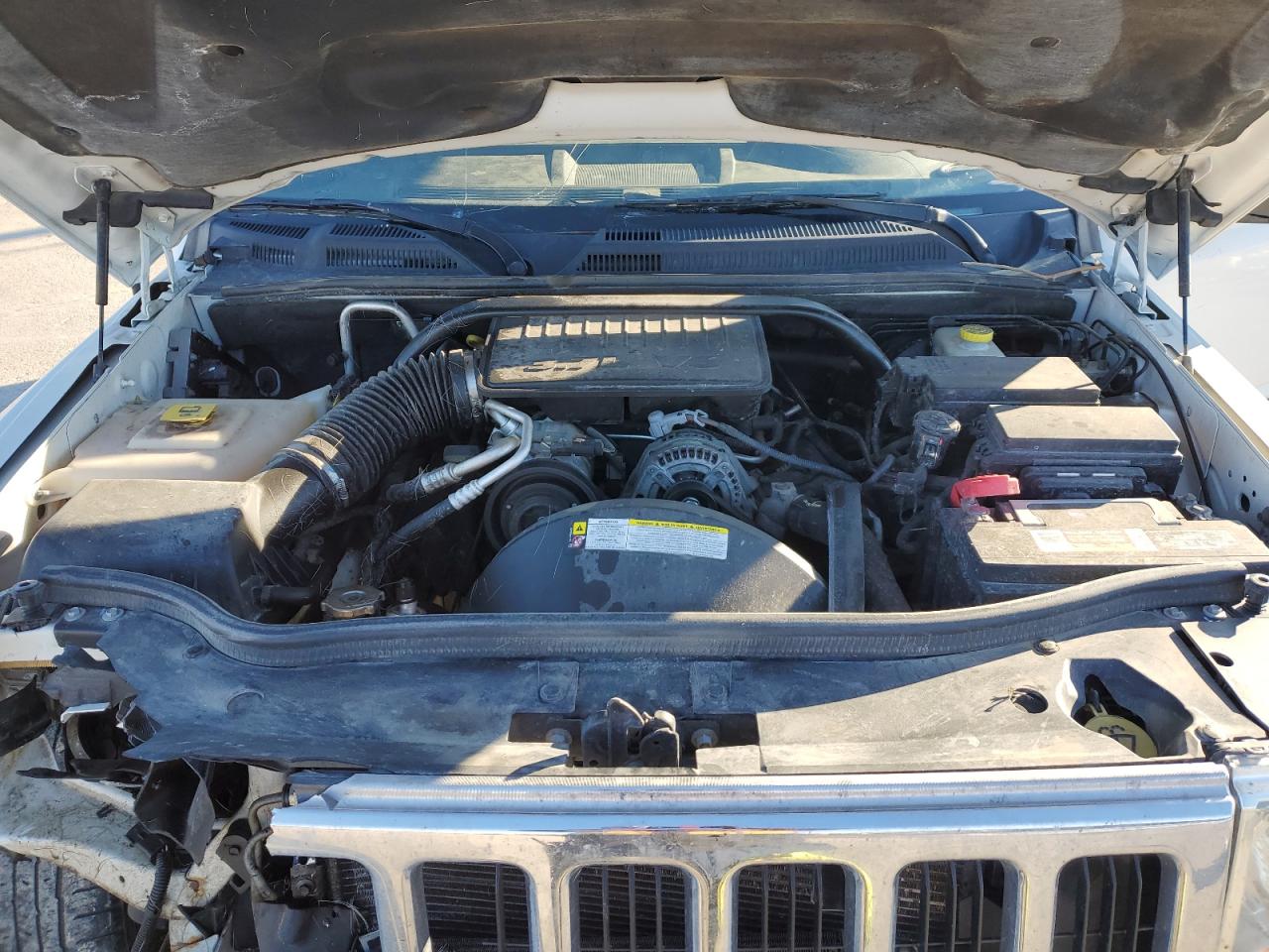 2009 Jeep Commander VIN 1J8HG48K89C535741 Copart auction photo, front end / undercarriage damage thumbnail 13