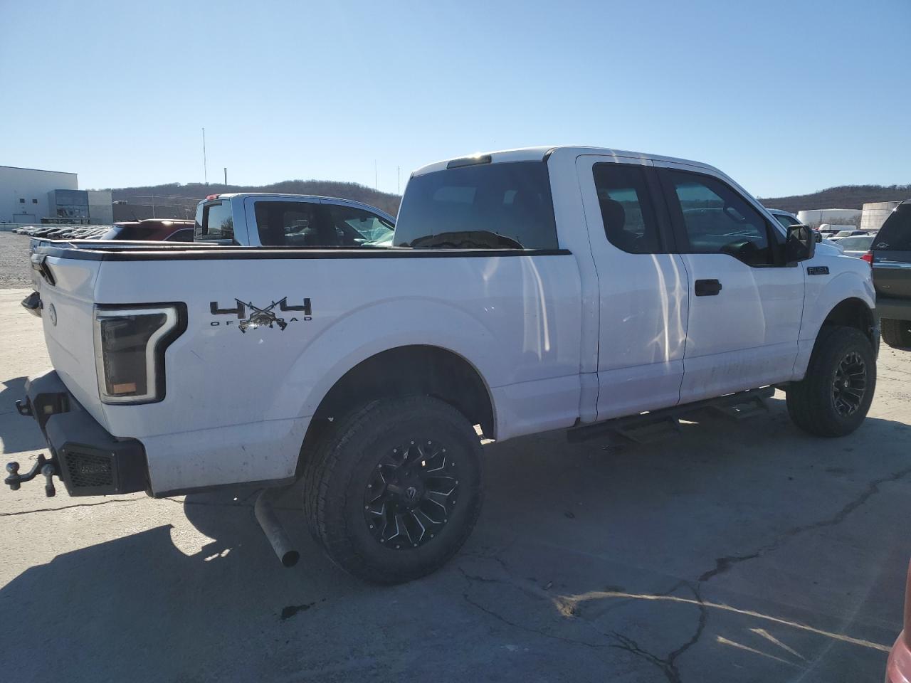 2017 Ford F-150 VIN 1FTFX1EF7HKE55680 Copart auction photo, front end / side damage thumbnail 3
