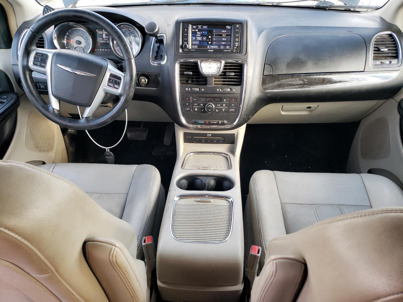 2013 Chrysler Town & Country VIN 2C4RC1CG1DR737720 Copart auction photo, front end damage thumbnail 8