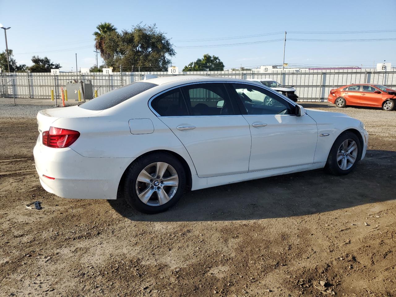 2012 BMW 5er VIN WBAXG5C54CDX06140 Copart auction photo, minor dent/scratches damage thumbnail 3