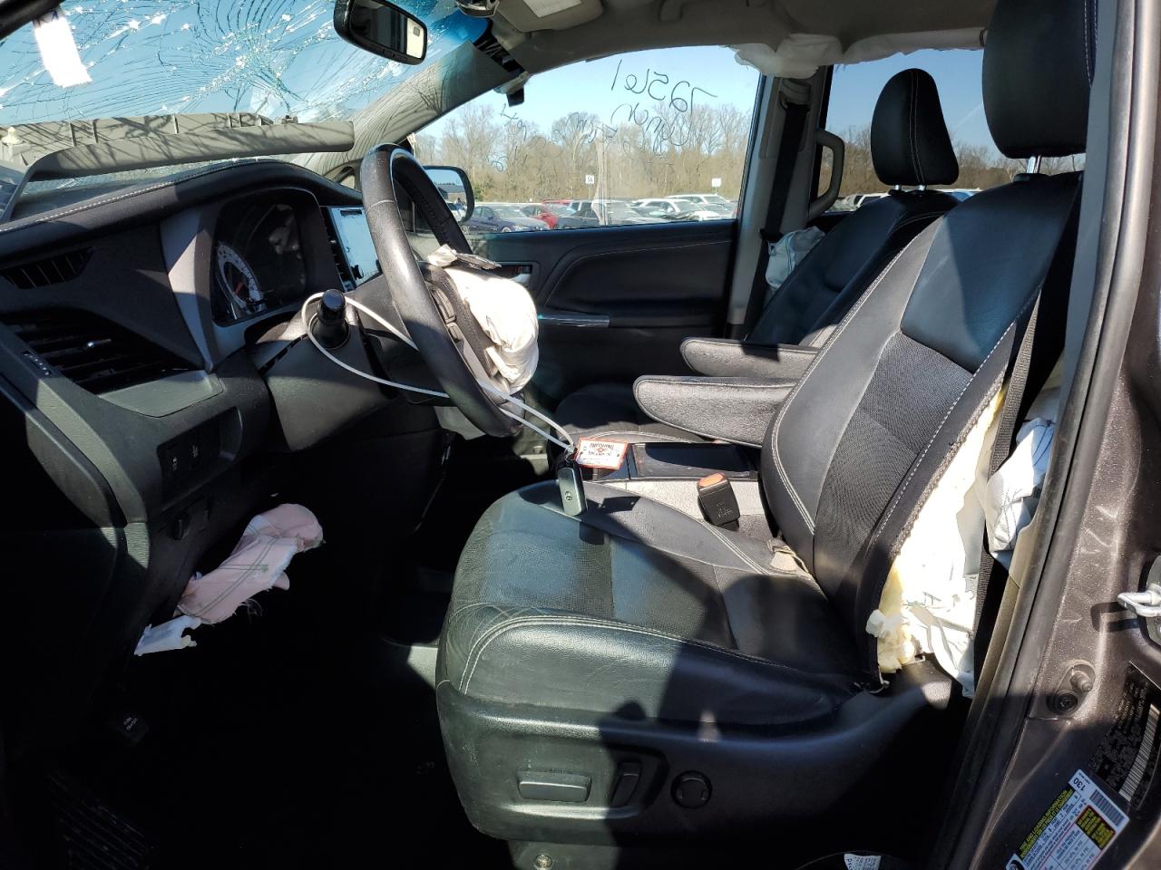 2017 Toyota Sienna VIN 5TDXZ3DC9HS840443 Copart auction photo, front end damage thumbnail 7