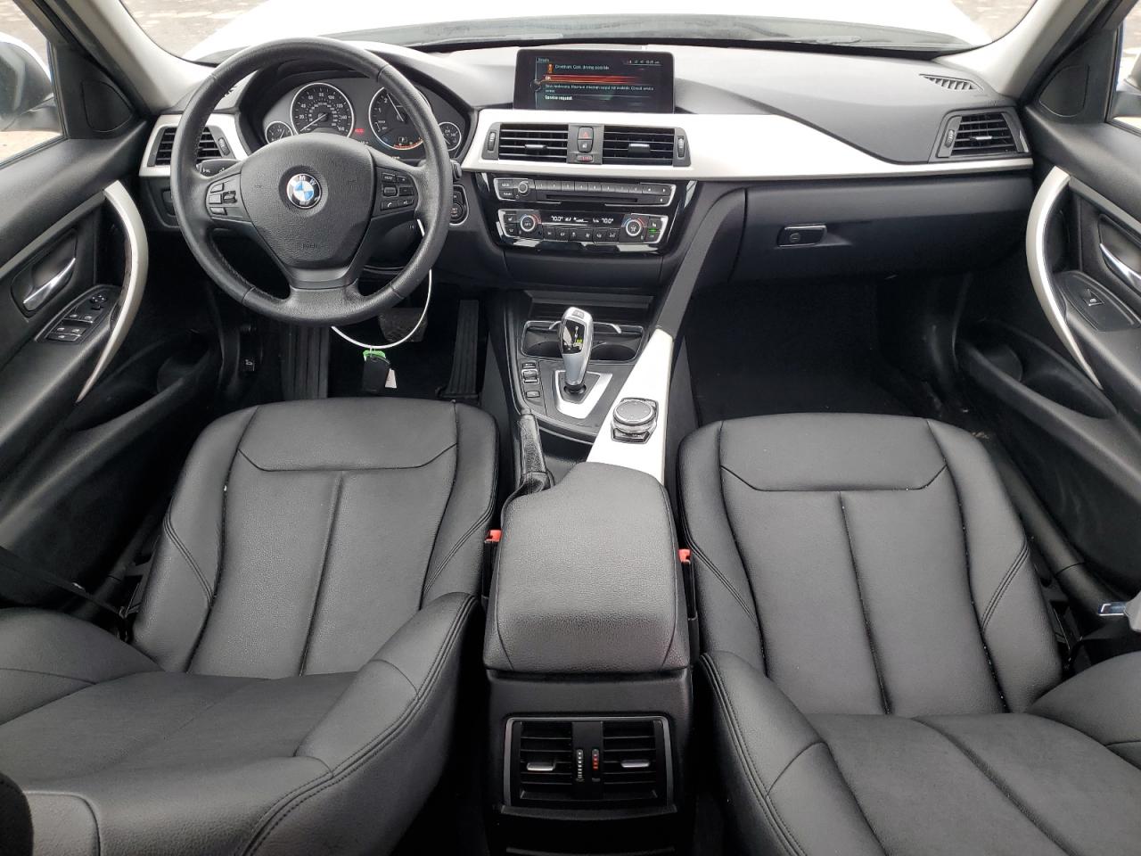 2017 BMW 3er VIN WBA8E1G57HNU14769 Copart auction photo, front end damage thumbnail 8
