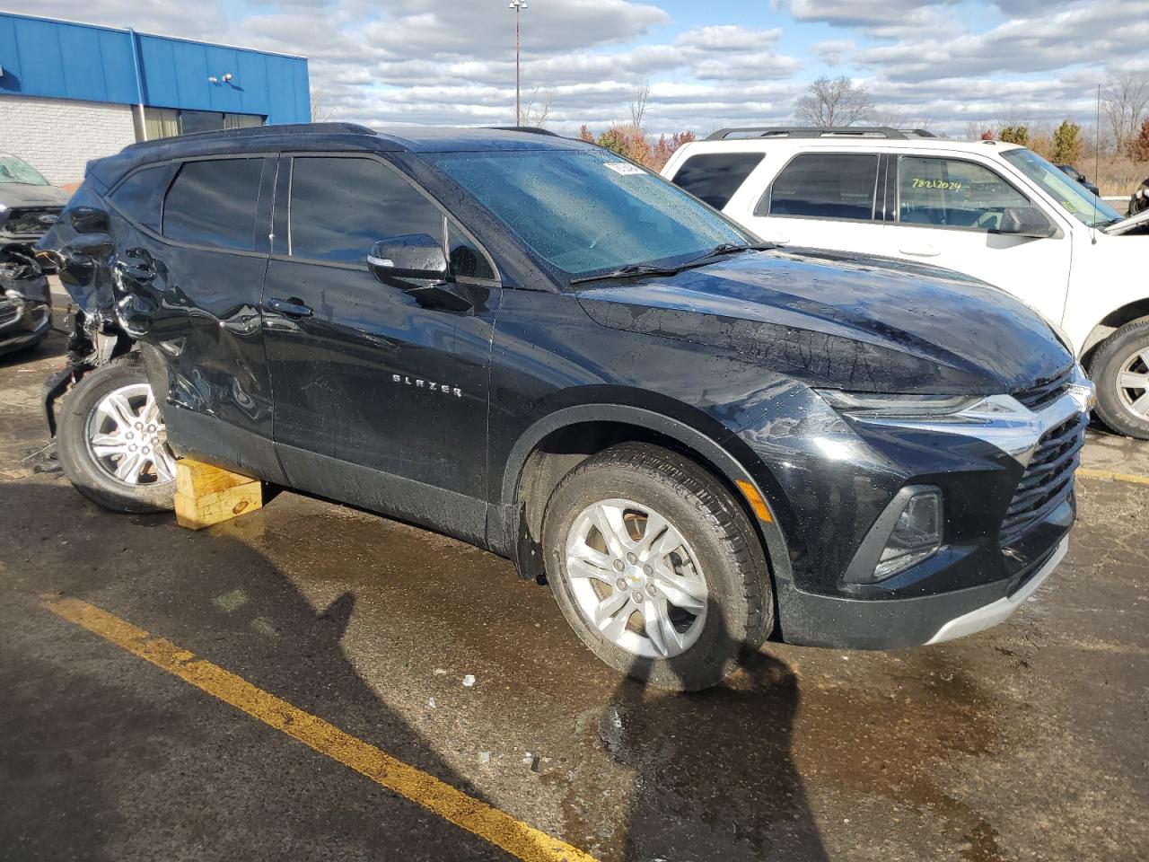 2020 Chevrolet Blazer VIN 3GNKBCRS8LS598433 Copart auction photo, rear end / side damage thumbnail 4