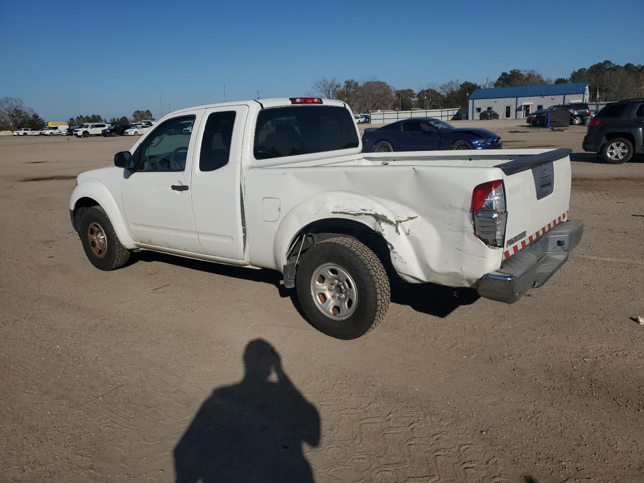2016 Nissan Navara (Frontier) VIN 1N6BD0CT1GN738080 Copart auction photo, rear end / side damage thumbnail 2
